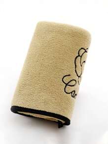 SHEIN 1件/2件装玫瑰刺绣珊瑚绒毛巾套装 - 超柔软、吸水性强、亲肤、速干，包含一条手巾和一条浴巾，尺寸为70*140厘米，适合成人使用，可用于家庭、泳池、浴室等场所。也可用于家居浴室装饰、夏季返校季、美容院等。