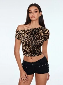 TRNVIE Leopard Pattern Fully Allover Print Oblique-Shoulder Ruched Short Slim Fit T-Shirt Graphic Cheetah Print Tees Women Tops