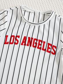 SHEIN 两件套男婴/女婴舒适透气吸汗休闲运动条纹T恤和慢跑裤套装，适合室内、室外、日常、运动、玩耍、派对、拍照、度假、春夏穿着。男婴棒球服套装，洛杉矶男婴球衣套装，男婴两件套，男婴休闲套装。 - 紅色 - 查看 6