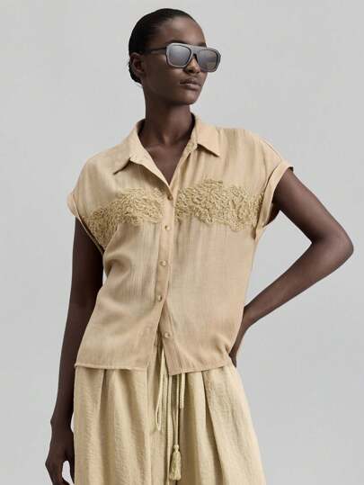 Ontre Nuevo atuendo de transición de otoño 2025 para mujeres, de vuelta a la escuela con estilo vintage de los años 2000 al campo, atuendo casual de oficina para mujeres para citas, noches, aeropuerto y fiestas, blusa casual de manga corta con un solo botonadura, bordado y parches