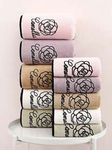 SHEIN 1件/2件装玫瑰刺绣珊瑚绒毛巾套装 - 超柔软、吸水性强、亲肤、速干，包含一条手巾和一条浴巾，尺寸为70*140厘米，适合成人使用，可用于家庭、泳池、浴室等场所。也可用于家居浴室装饰、夏季返校季、美容院等。