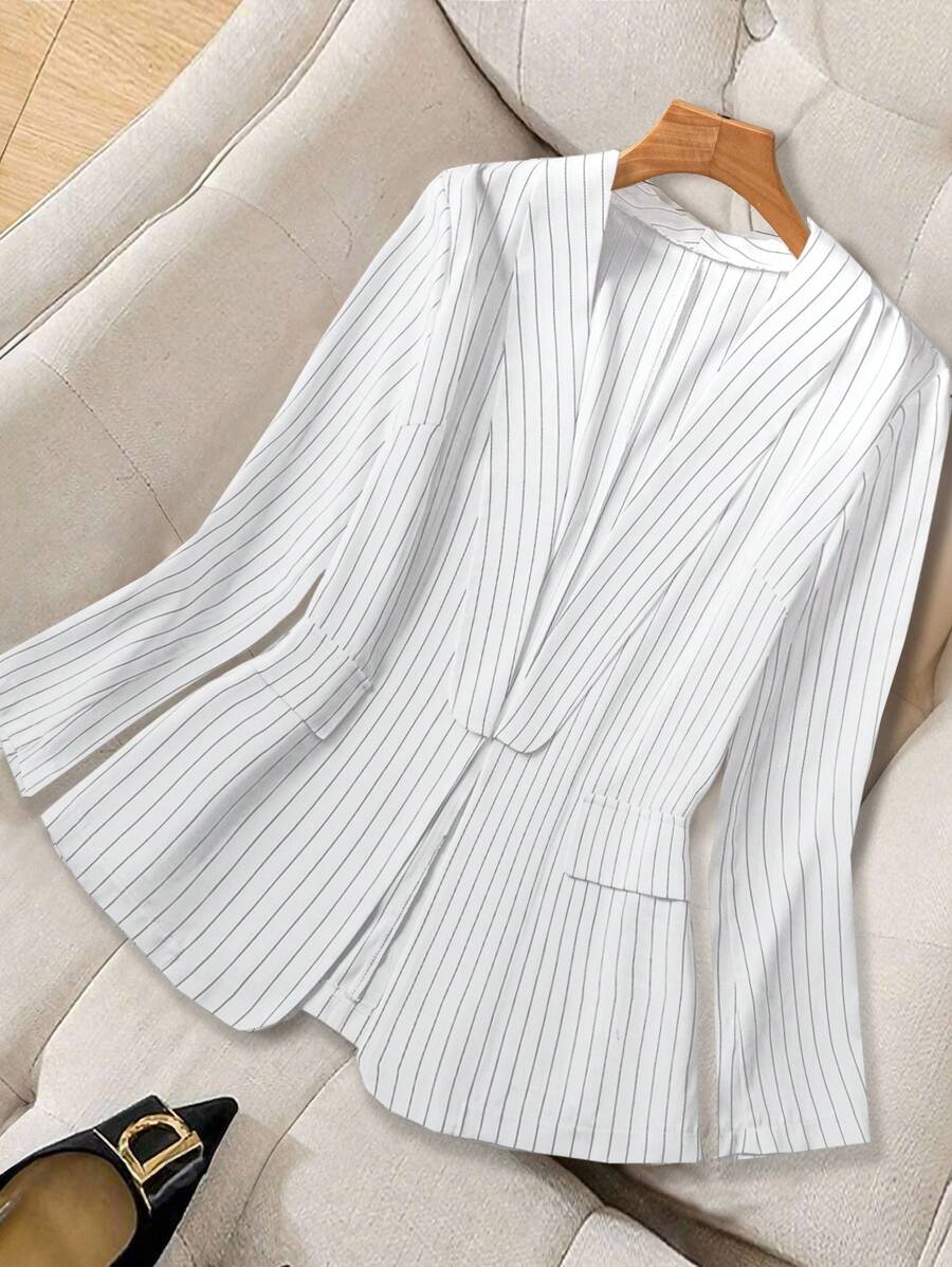 SHEIN Clasi Chaqueta tipo blazer de manga larga con cuello de Mao a rayas para mujer de talla grande, elegante abrigo informal de negocios de estilo retro para el verano - Blanco - Ver 1