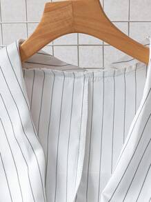 SHEIN Clasi Chaqueta tipo blazer de manga larga con cuello de Mao a rayas para mujer de talla grande, elegante abrigo informal de negocios de estilo retro para el verano - Blanco - Ver 5