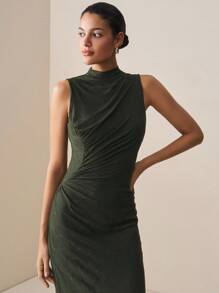 BizChic 2025秋季新款女装休闲时尚百搭简约无袖纹理橄榄绿复古风格街头休闲办公室约会派对郊游机场返校秋季连衣裙