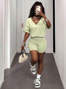 Slaydiva 秋冬新品/女士秋季服装/万圣节/秋冬女装 夏季新款休闲街灯绿仿雪花面料V领宽松T恤+高腰修身骑行短裤，适合日常出行、音乐节、复活节、毕业季等场合，合身 - 綠色 - 查看 5