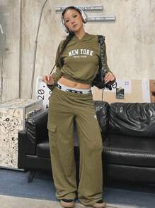 SHEIN Explorewe 2 件套 Streetcool 休闲少女春秋英伦印花连帽短款运动衫和侧袋工装裤，适合日常穿着和运动 - 軍綠色 - 查看 5