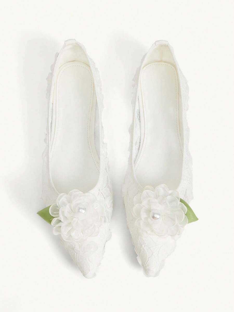 CUCCOO CHICEST 女士花卉刺绣蕾丝尖头平底鞋，优雅甜美浪漫时尚舒适白色网眼新娘婚礼派对平底芭蕾平底鞋，适合下午茶、约会、派对、婚礼、万圣节、圣诞节、感恩节、情人节 - 白色 - 查看 1