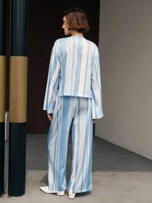 Uhlyne Conjunto casual de camisa de manga larga con nudo delantero y pantalones a rayas para vacaciones de mujer - Azul - Ver 2