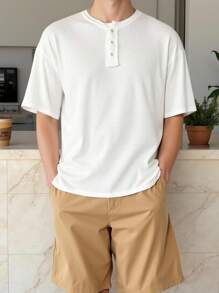 SHEIN 2 Stücke/Set Lässig Kurzarm Shorts Set für Teenager Jungen, Straßen Punk Rock College Stil, geeignet für den täglichen Gebrauch, Partys, Musikfestivals, Frühling/Sommer