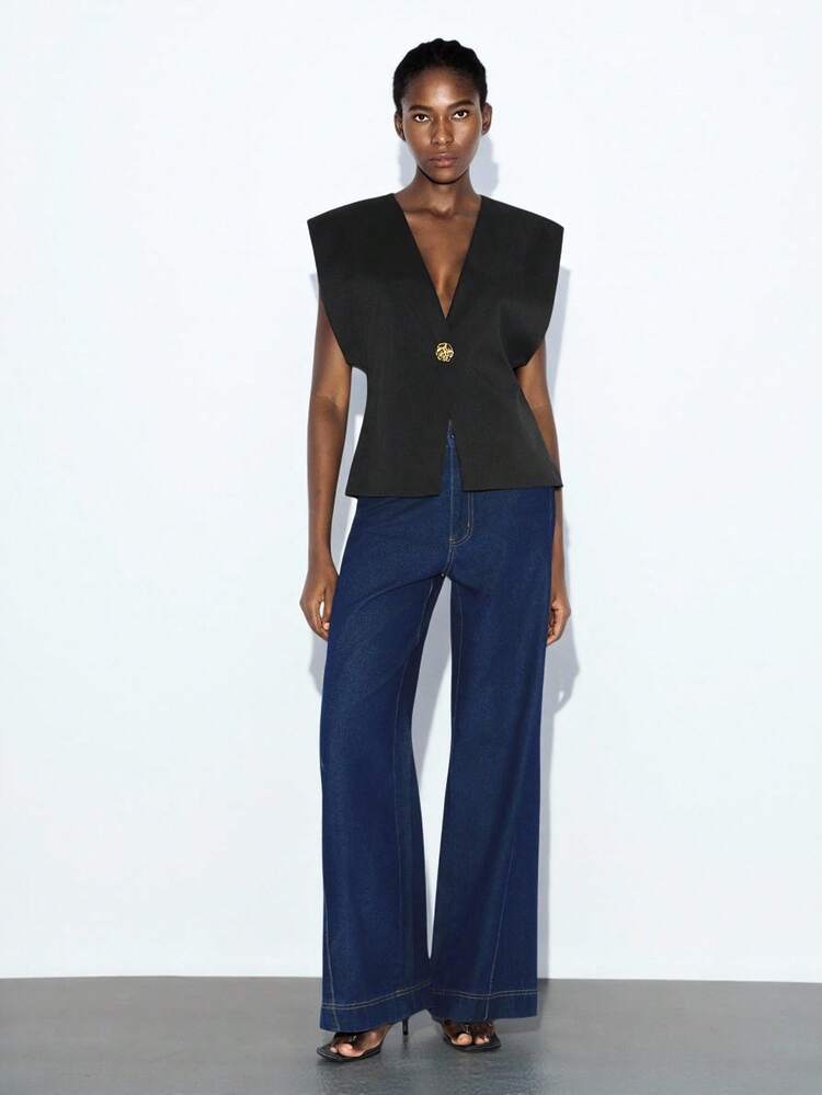 SHEIN Maija Women's V-Neck Black Versatile Modern Urban Chic Essential Blouse, Comfortable V-Neck Relaxed Shoulder Design, Front Center Metal Rose Flower Decor, Suitable For Business, Casual, Office Wear, Low-Key Vintage Vibe, High-End Urban Commute, Social Gathering, Resort Party Styling Business Casual Women's Wear, Office Wear, Low-Key Old Money Style, Effortless Temperament, High-End Urban Commuting, The Same Style As The Editor-In-Chief Of The Magazine, Urban Social Vacation Party Wear, Charming