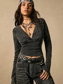 Easelle Top à manches longues avec décolleté plongeant, style sexy . Catégorie polyvalente de t-shirt/sous-vêtement, convient à ceux qui recherchent le style personnalisé, la sensualité et la mode. Peut être porté au quotidien ou pour créer un look sexy. - Gris foncé - Voir 10