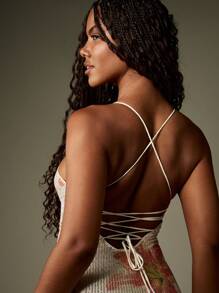 MISSGUIDED 亮片迷你派对连衣裙，花卉印花，修身吊带，适合晚宴、婚礼、特殊场合，闪亮亮片。 - 卡其色 - 查看 5