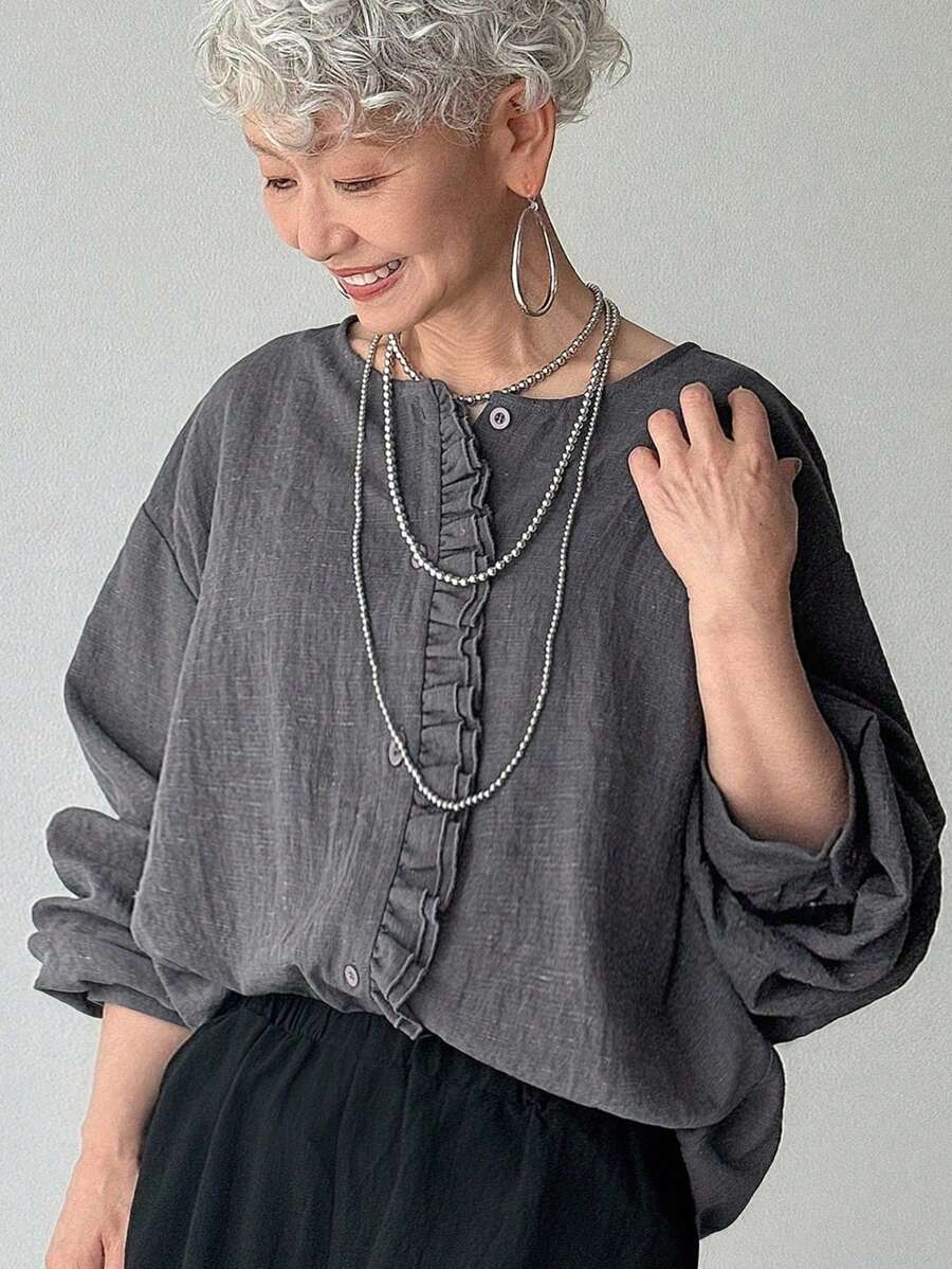 FRIFUL 女士宽松圆领长袖纯色深灰色前襟纽扣荷叶边后背褶裥设计休闲衬衫，适合正式和商务休闲场合的秋季上衣 - 灰色 - 查看 1