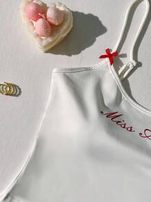 SHEIN MOD Regata Slim Fit com Laço e Estampa de Letra Fashionable para Mulheres da Coquette - Branco - Visão 4