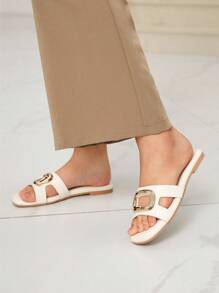 Sleekvia Sandales plates décorées de métal pour femmes, style décontracté d'été