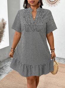 SHEIN PETITE CURVE Vestido casual de tela con textura a cuadros en blanco y negro para mujeres, adecuado para volver a la escuela, graduación, Día de San Valentín, festival de música, Día de la Madre, Halloween, Acción de Gracias, Pascua, Día Nacional, baile de graduación, citas, fiestas, bodas, actividades al aire libre - Blanco y Negro - Ver 3