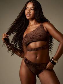 MISSGUIDED Maillot de bain une pièce Monokini avec imprimé animal et découpes. Tenue de vacances et de plage de luxe pour les stations balnéaires. Tissu texturé pour la baignade estivale des femmes.