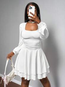 Slaydiva 2025 Frühherbst Neue Einfache Lässige Grundlegende Sport Süße Quadratischer Ausschnitt Puffärmel Langarm Geraffter Doppellagiger Locker Schwingender Rock A-Linie Rock Mehrlagiger Saum Weißes Damen Mini Kleid
