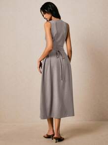 Poéselle 度假休闲纯色前扣无袖连衣裙