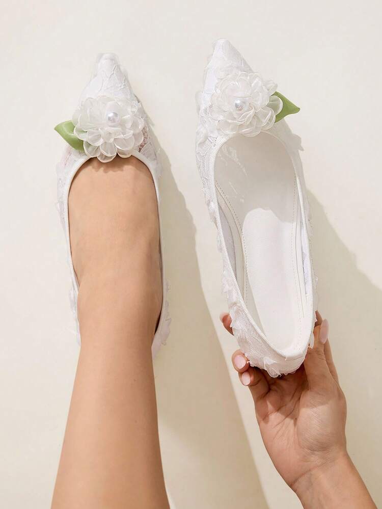 CUCCOO CHICEST Women's Floral Embroidered Lace Pointed Toe Flat Shoes, Elegant Sweet Romantic Fashion Comfortable White Mesh Bridal Wedding Party Flat Ballet Flats, Suitable For Afternoon Tea, Date, Party, Wedding, Halloween, Christmas, Thanksgiving, Valentine's Day