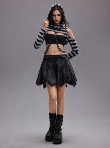 ROMWE Grunge Punk 回到学校：朋克摇滚风格连帽迷你性感做旧黑白条纹短款 T 恤，带链条设计，女士 T 恤 - 黑色 - 查看 10