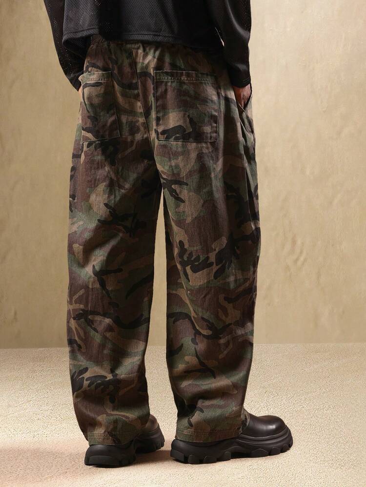 Loose Fit Cargo Pants With Pleated Design