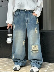 青少年男孩复古做旧直筒牛仔裤，街头时尚休闲学院风推荐！复古水洗蓝色舒适牛仔面料，做旧设计，彰显个性，适合校园休闲、返校季、旅行度假、拍照等场合，轻松成为街头最酷的孩子！