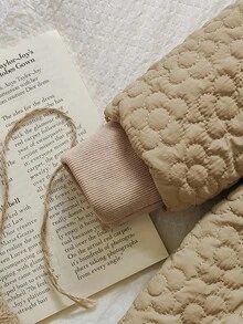 SHEIN Vintaside Kids 女婴花朵腰部加厚外套，长款卡其色可爱冬季外套 - 卡其色 - 查看 5