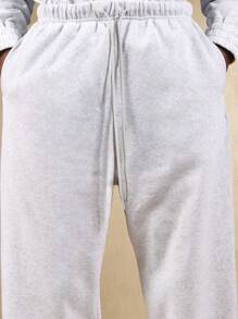 SUMWON 男士运动裤，黑色宽松版型 | 街头风 | INS 必备 | 休闲舒适 | 假日必备单品，这款黑色宽松版型运动裤采用优质面料制成，舒适透气，可轻松搭配任何运动或休闲服饰。简约设计使其成为各种场合的理想之选。 - 淺灰色 - 查看 6