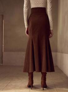 MOTF PREMIUM 灯芯绒金色纽扣细节美人鱼裙 - 棕色 - 查看 3