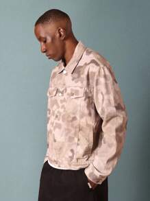 SUMWON 优质卡车司机夹克沙漠迷彩图案军装风格纽扣前牛仔棉质休闲外套带胸袋秋季街头时尚 - 卡其色 - 查看 6