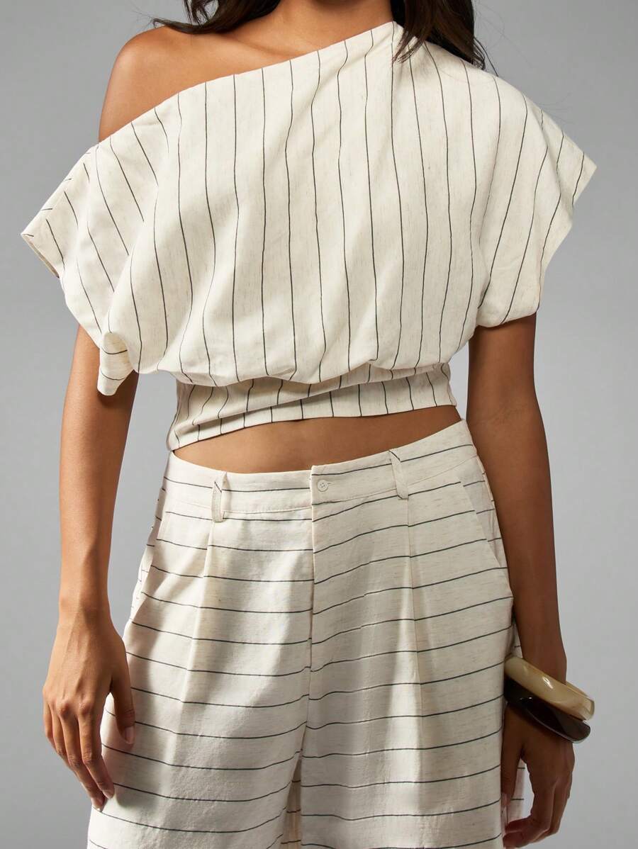 MISSGUIDED Striped One Shoulder Crop Top Elegant Evening Party Street Style Summer Spring Chic Fashion Asymmetrical Draped Blouse Modern Design - Black and White - View 1