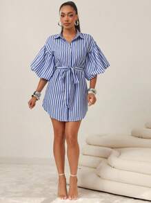 Vixey Váy sơ mi công sở cài nút tay phồng kẻ sọc nhún bèo sau lưng - Xanh và trắng - Xem 2