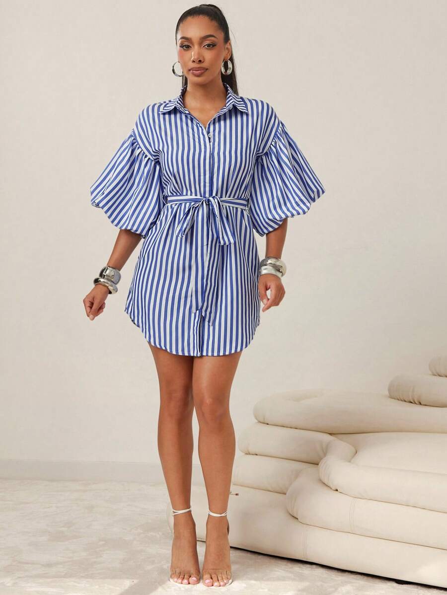 Vixey Váy sơ mi công sở cài nút tay phồng kẻ sọc nhún bèo sau lưng