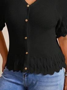 Elaquor Áo khoác cardigan tay ngắn màu trơn tối giản cỡ lớn viền vỏ sò cài nút phía trước - màu đen - Xem 8