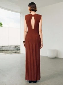 Uhlyne Elegant Casual Vintage Coin Design Round Neck Sleeveless Solid Color Simple Back Open Knit Dress For Women, Suitable For Daily Commute, Autumn Rust Brown Maxi Dress Ribbed Knit Maxi Dress Brown Pleated Maxi Dress Pleated Dresses For Women Maillard Style Summer Brown Knitted Sweater