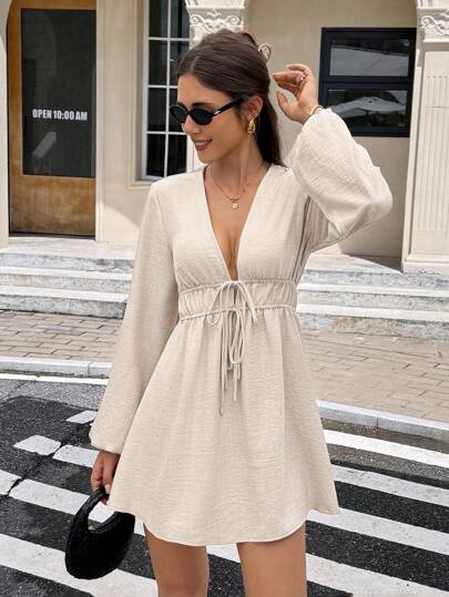 Serisse 女式纯色深V领系带灯笼袖性感迷你连衣裙