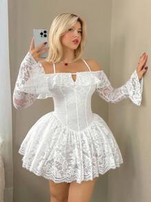 Sweetina 女式花朵蕾丝露肩拼接荷叶边喇叭袖优雅连衣裙秋季女装 - 白色 - 查看 2