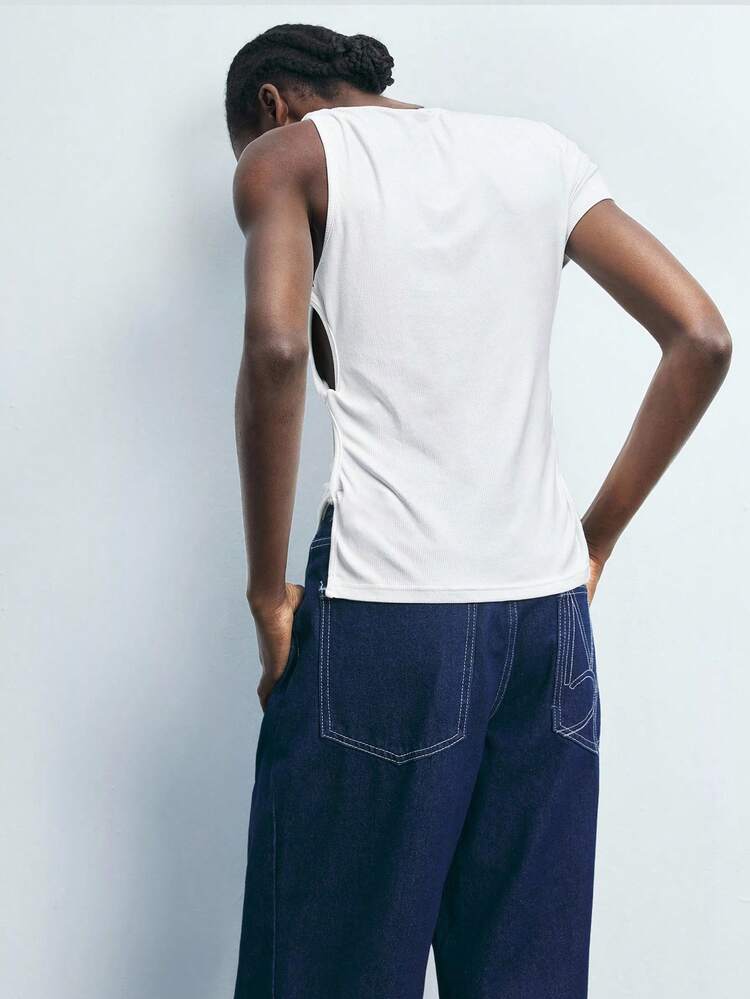 SHEIN Maija Weißes geripptes Top mit einem Ärmel, Cut Out- und Twist-Design, passform, minimalistisch, modisch, urbanem Chic-Stil, vielseitig für Urlaubsoutfits