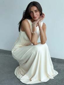 Aloruh 极简杏色 V 领无袖褶皱紧身连衣裙，适合通勤和度假 - 杏色 - 查看 6