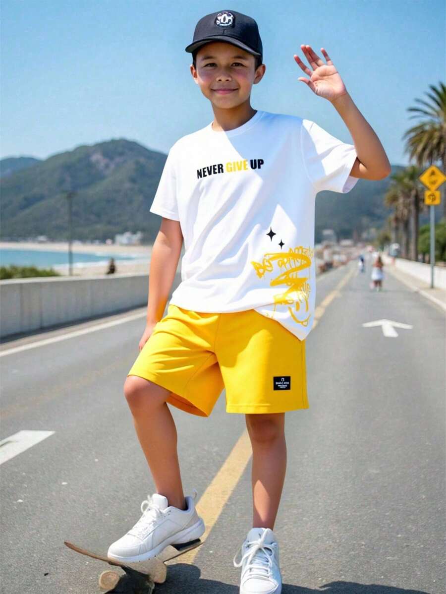 Bộ 2 áo phông cổ tròn và quần short họa tiết dễ thương phong cách đại học thường ngày cho bé trai tuổi teen, thích hợp mặc khi đi làm, đi học, thường ngày, đồ thể thao, mùa xuân/hè - Màu vàng - Xem 1