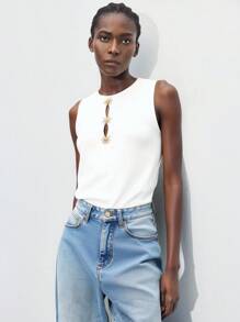 Maija All-Match Crew Neck Wide Strap Open Hollow Design Loose White Knit Tank Top For Women, Versatile Suitable For Spring, Summer, Early Autumn Browns Business Casual Pants Women Early Fall Casual Tank Top, Fall For Women,Winter For Women,Winter,Night Out,Going Out Tops Women, Night Out,Date Night,Old Money Style - White - View 2