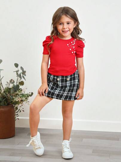 SHEIN Camiseta de manga corta casual de color liso con mangas con volantes y perlas para niñas jóvenes