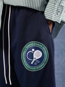 Pantaloni della tuta con cavallo basso SUMWON, con stemma ricamato del club di tennis, vestibilità morbida e rilassata, con coulisse ed elastico in vita, pesanti e confortevoli, adatti per l'abbigliamento casual in inverno, autunno e primavera, tinta unita - Blu Navy - Visualizzare 6