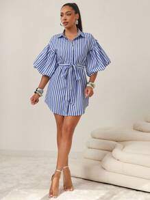 Vixey Váy sơ mi công sở cài nút tay phồng kẻ sọc nhún bèo sau lưng - Xanh và trắng - Xem 5