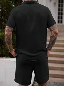Manfinity Homme 男士夏季印花短袖衬衫+抽绳短裤套装男黑色套装男士衬衫套装男士钩针衬衫男士针织纽扣男士黑色短袖衬衫 - 黑色 - 查看 2