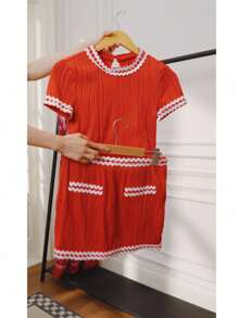 MOTF STUDIO Kurzärmliges T-Shirt mit Kontrastbesatz - Rot - Übersicht 7