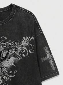 ROMWE MEN Goth Men's Casual Loose Fit Round Neck Cross Print Short Sleeve T-Shirt, Fashionable, 2000s Style - Black - View 4