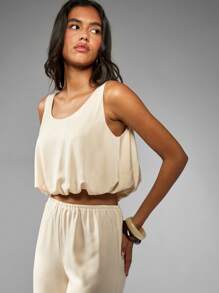 MISSGUIDED Satin Bubble Hem Sleeveless Tank Top Summer Cropped Camisole Elegant Scoop Neck Evening Party Wedding Guest Casual Blouse