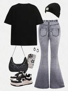 SHEIN Conjunto de niña preadolescente con camiseta de manga corta de cuello redondo suelta con estampado de corazones y caras de graffiti, y pantalones campana, adecuado para usar en verano, en casa, salidas, fotografía callejera y campus